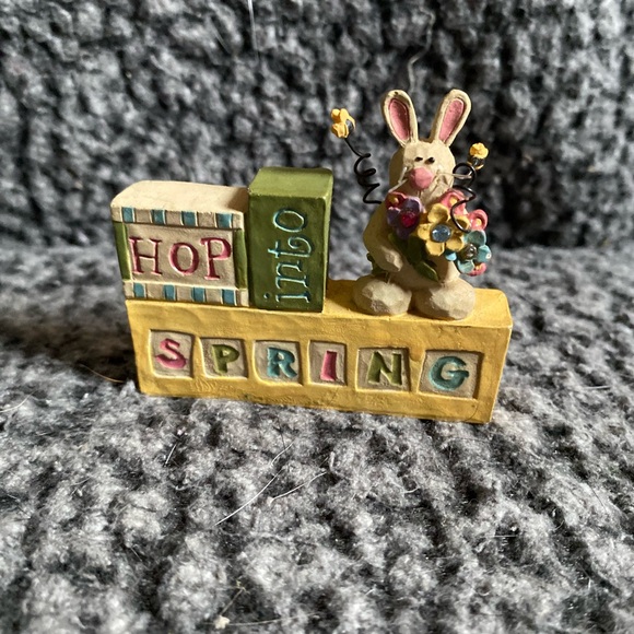Easter Bunny Figurines Set - Picture 4 of 5
